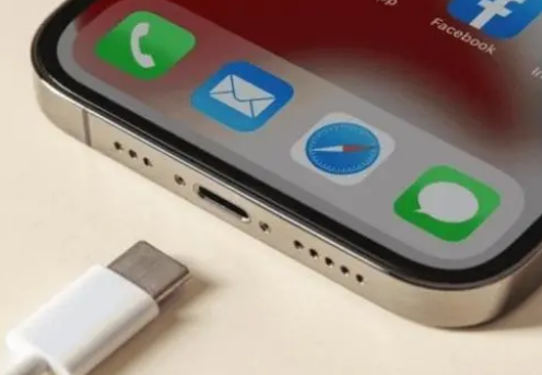 翰林镇苹果15维修分享iPhone15改USB-C接口后能和安卓用户互借充电器吗 